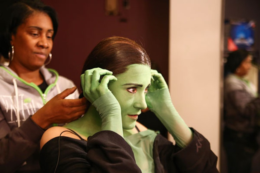 Behind-the-scenes of Elphaba's transformation