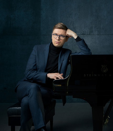 Vikingur Olafsson, piano